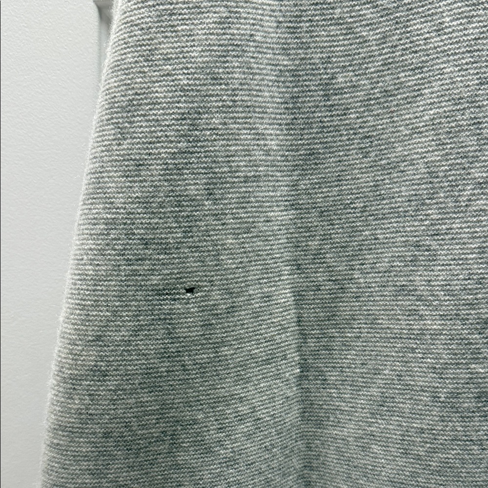 Cozy Gray Women's Cashmere Cardigan - Picture 5 of 6